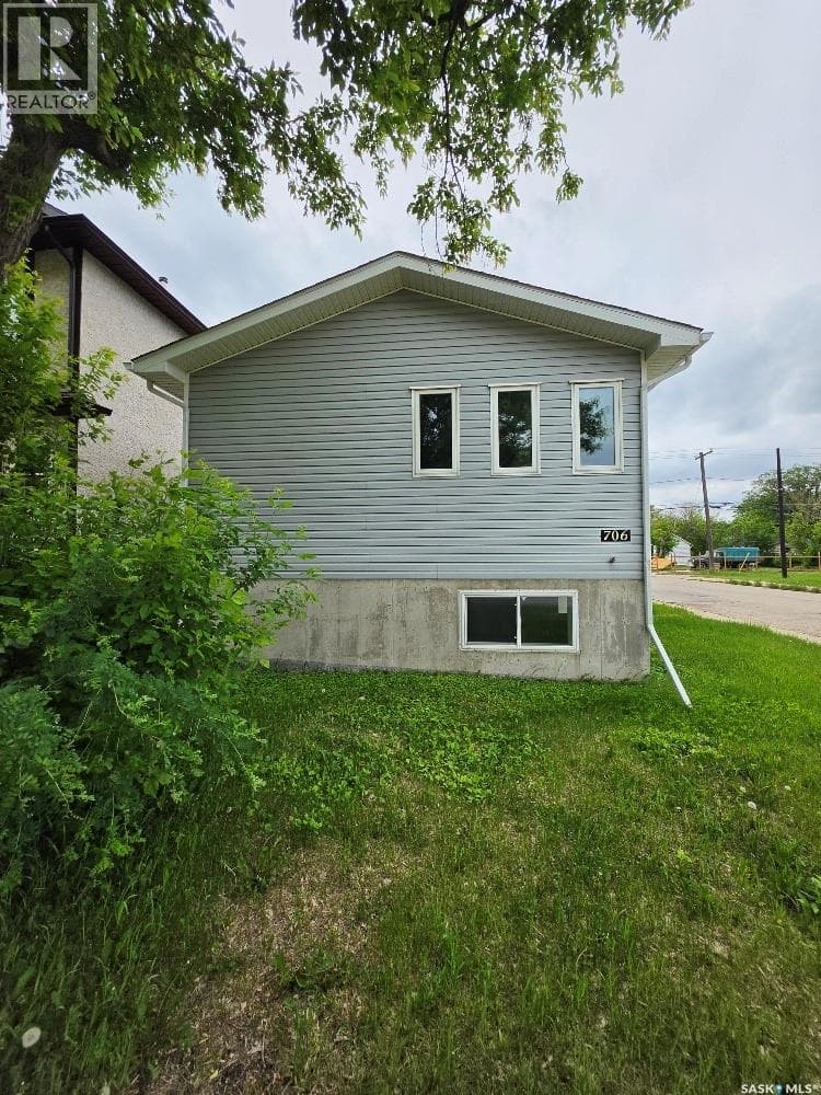 706 Rae STREET