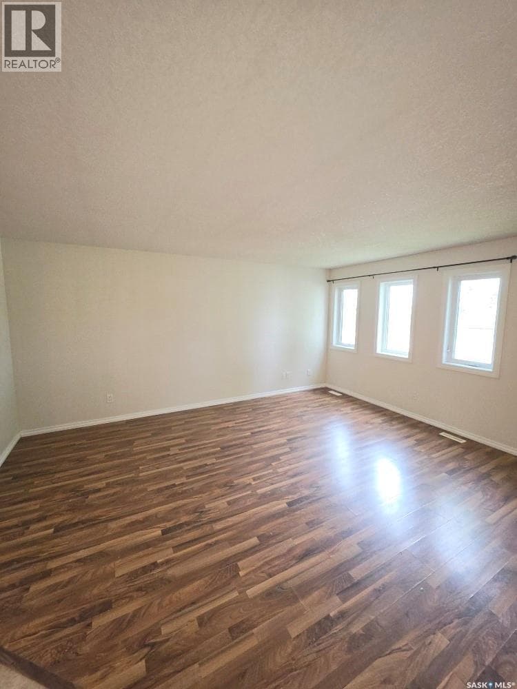 706 Rae STREET — photo 3