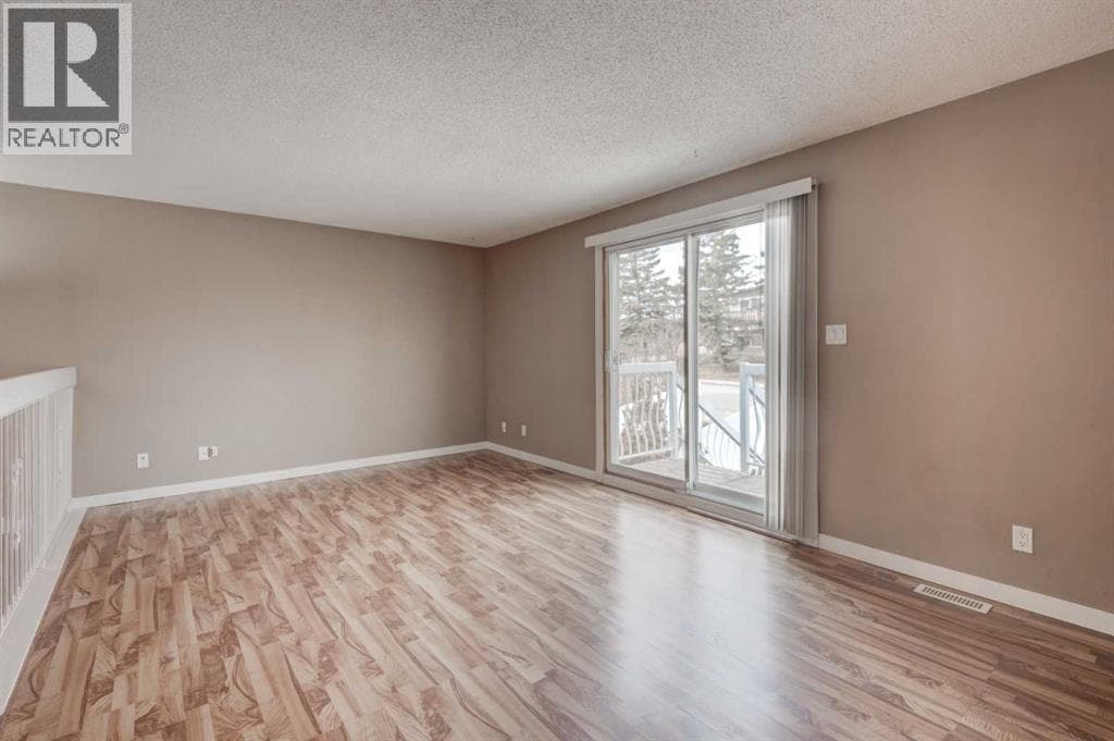 11452 8 Street SW — photo 5