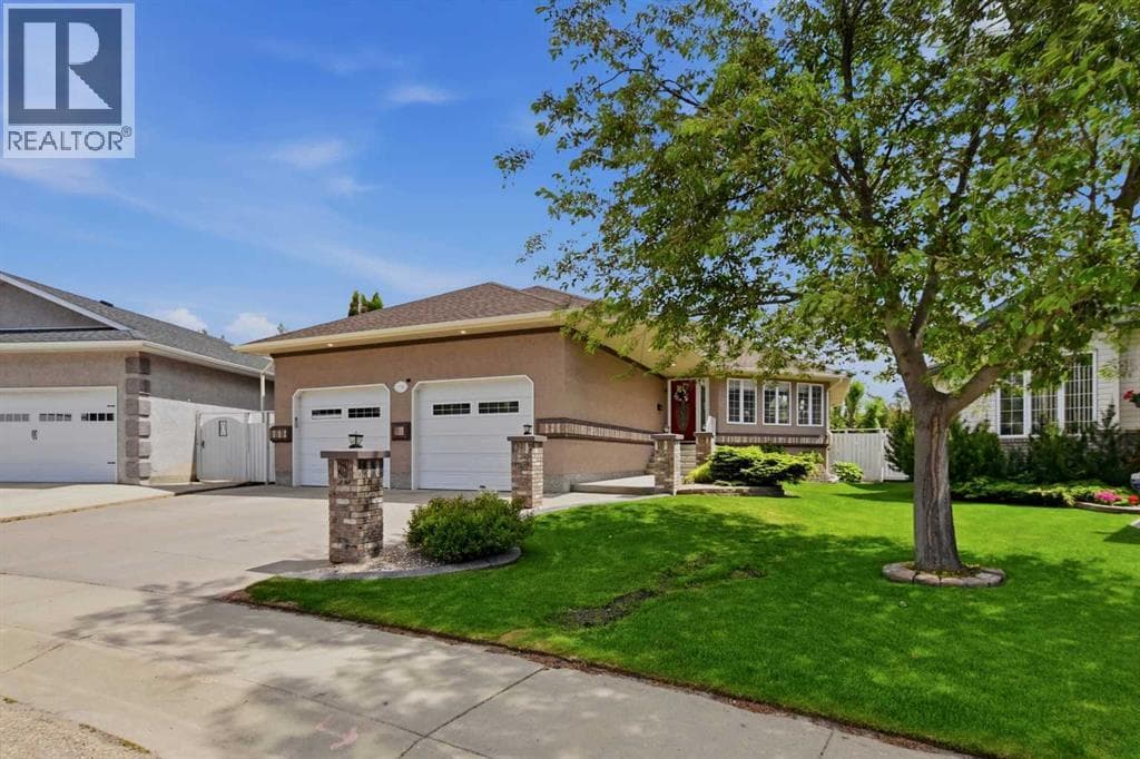 134 ANDREWS Close — photo 3