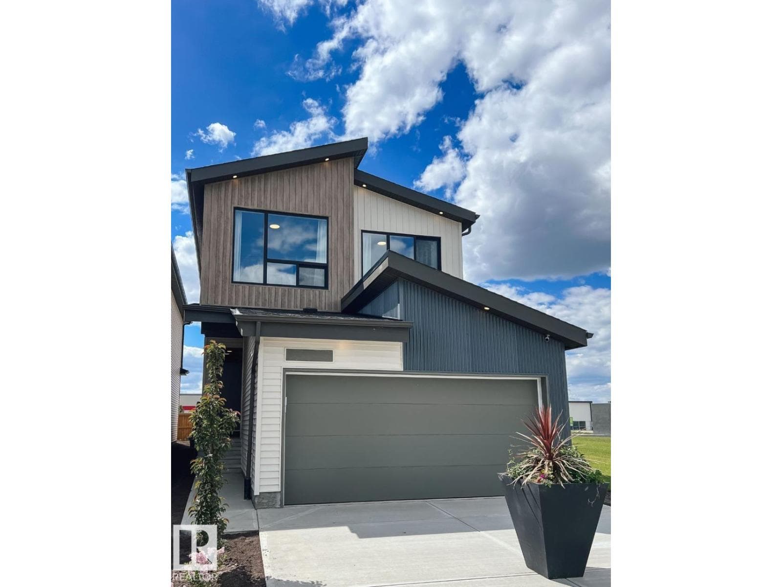 202 Stetson LO