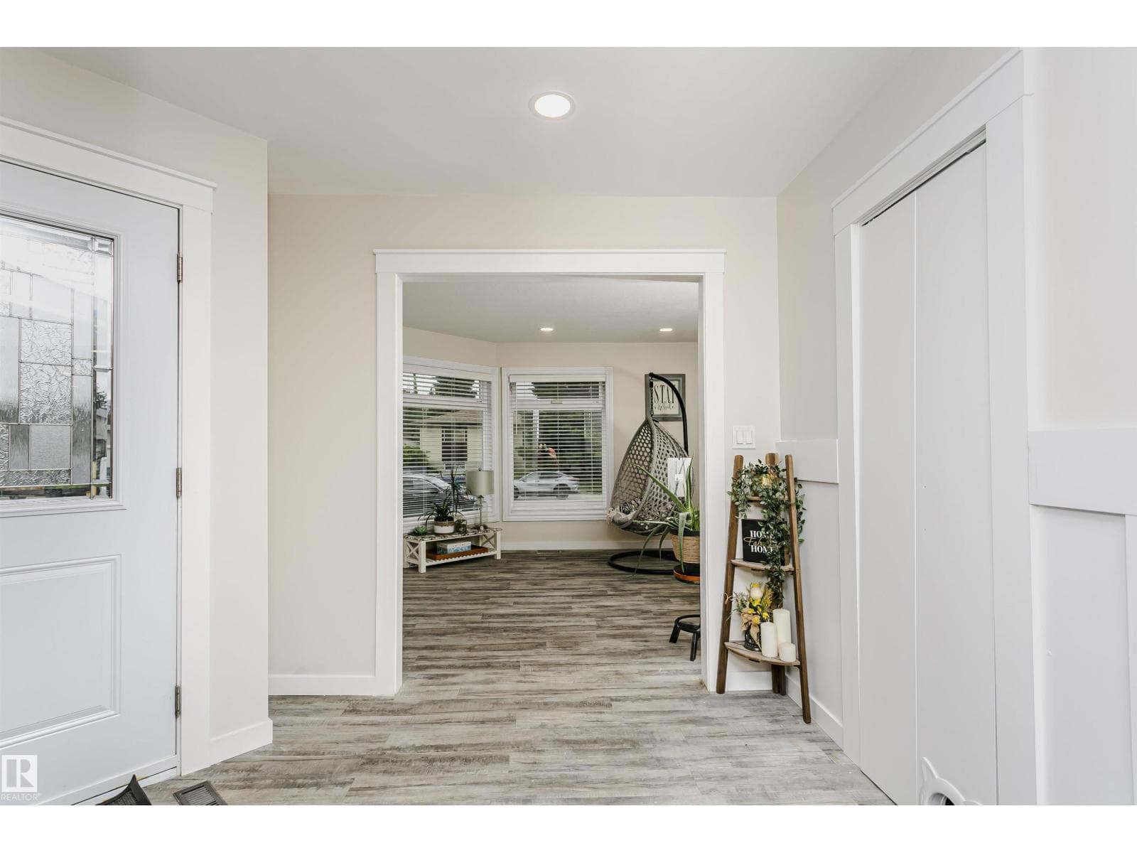 5610 57 AV — photo 3