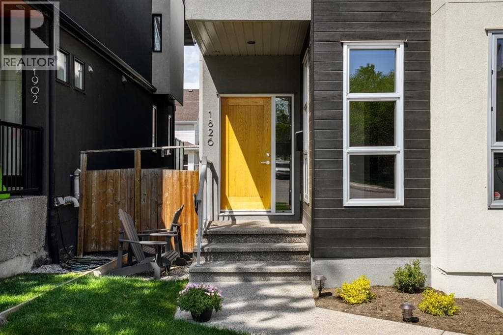 1826 37 Avenue SW — photo 2