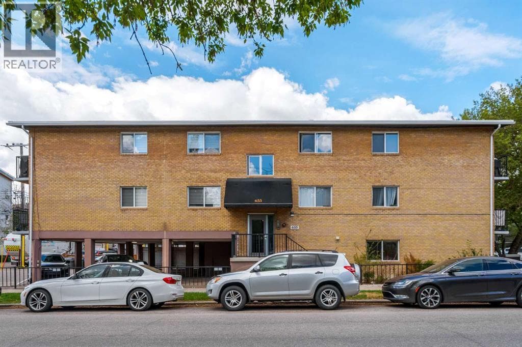 101, 655 Meredith Road NE