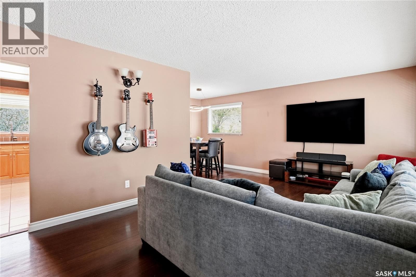 1120 Broadway AVENUE E — photo 4