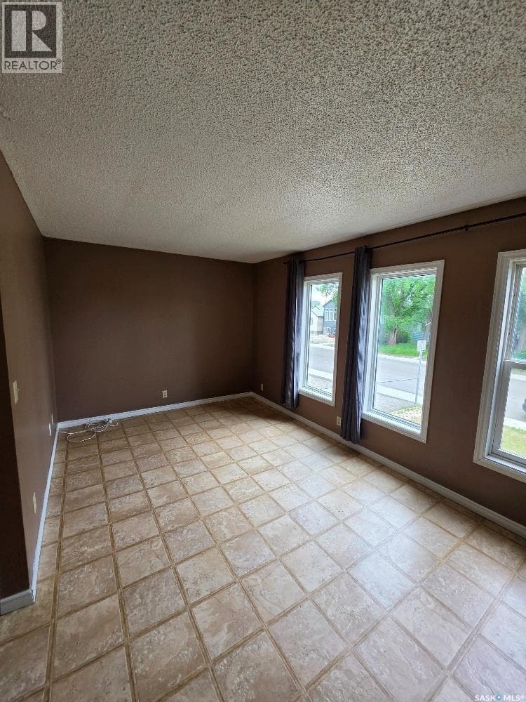 515 St John STREET — photo 2