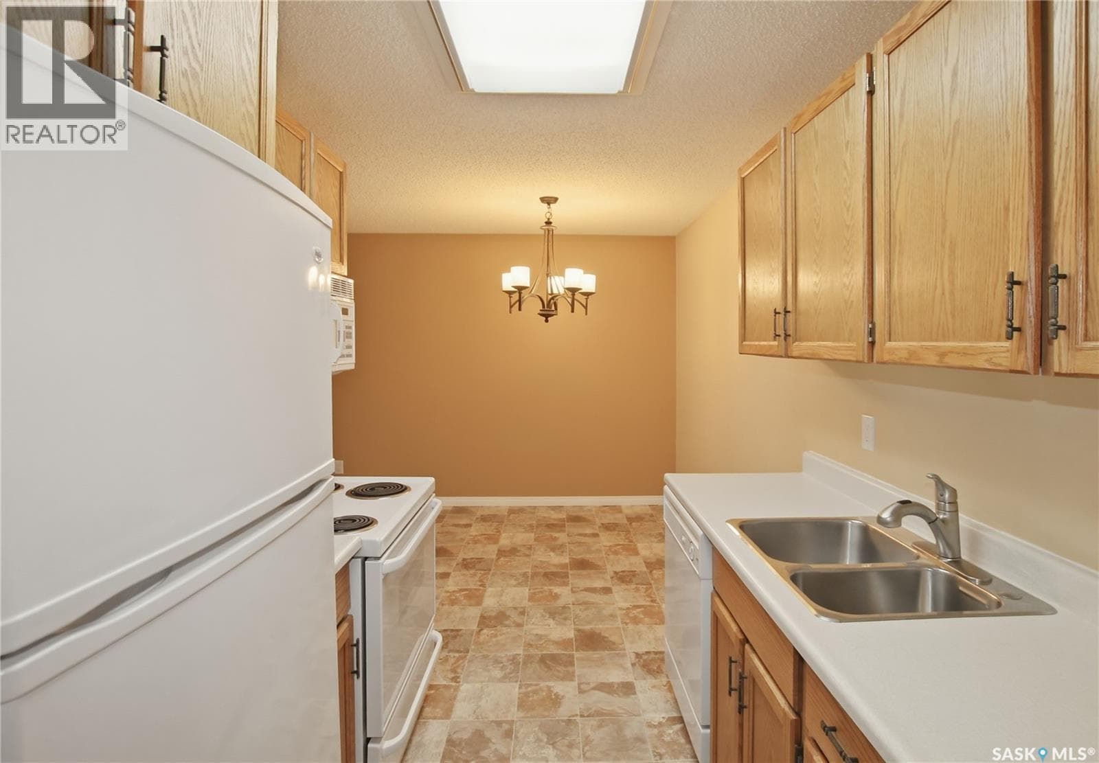 205 1130 9th AVENUE NE — photo 3