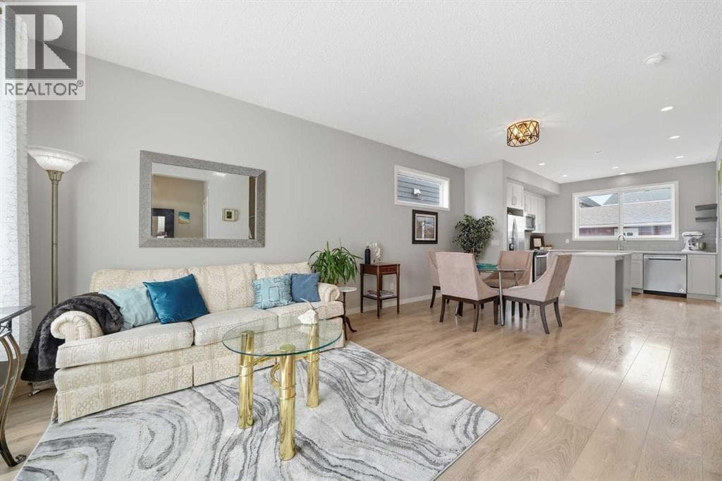 8112 Masters Boulevard SE — photo 3