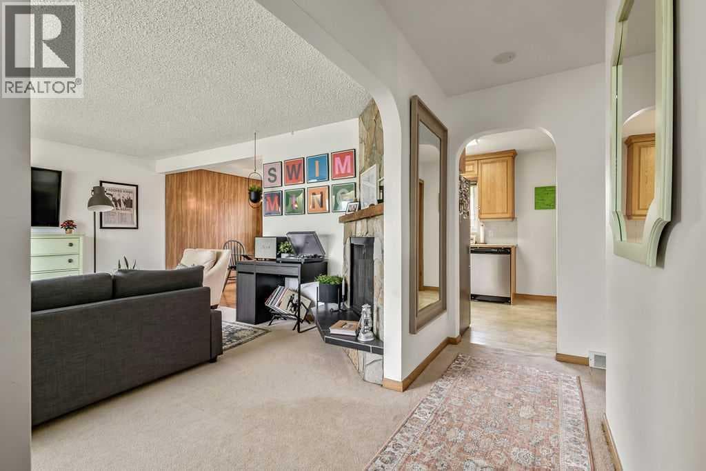 3807 25 Avenue SW — photo 5