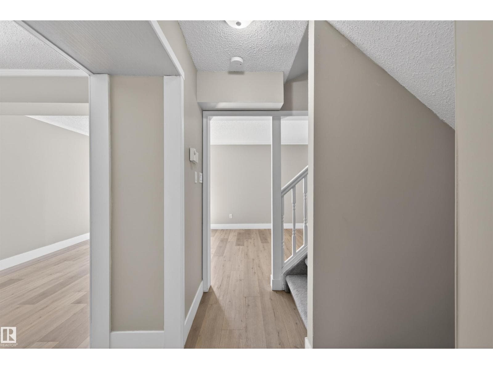 11 GREENFIELD ES — photo 3
