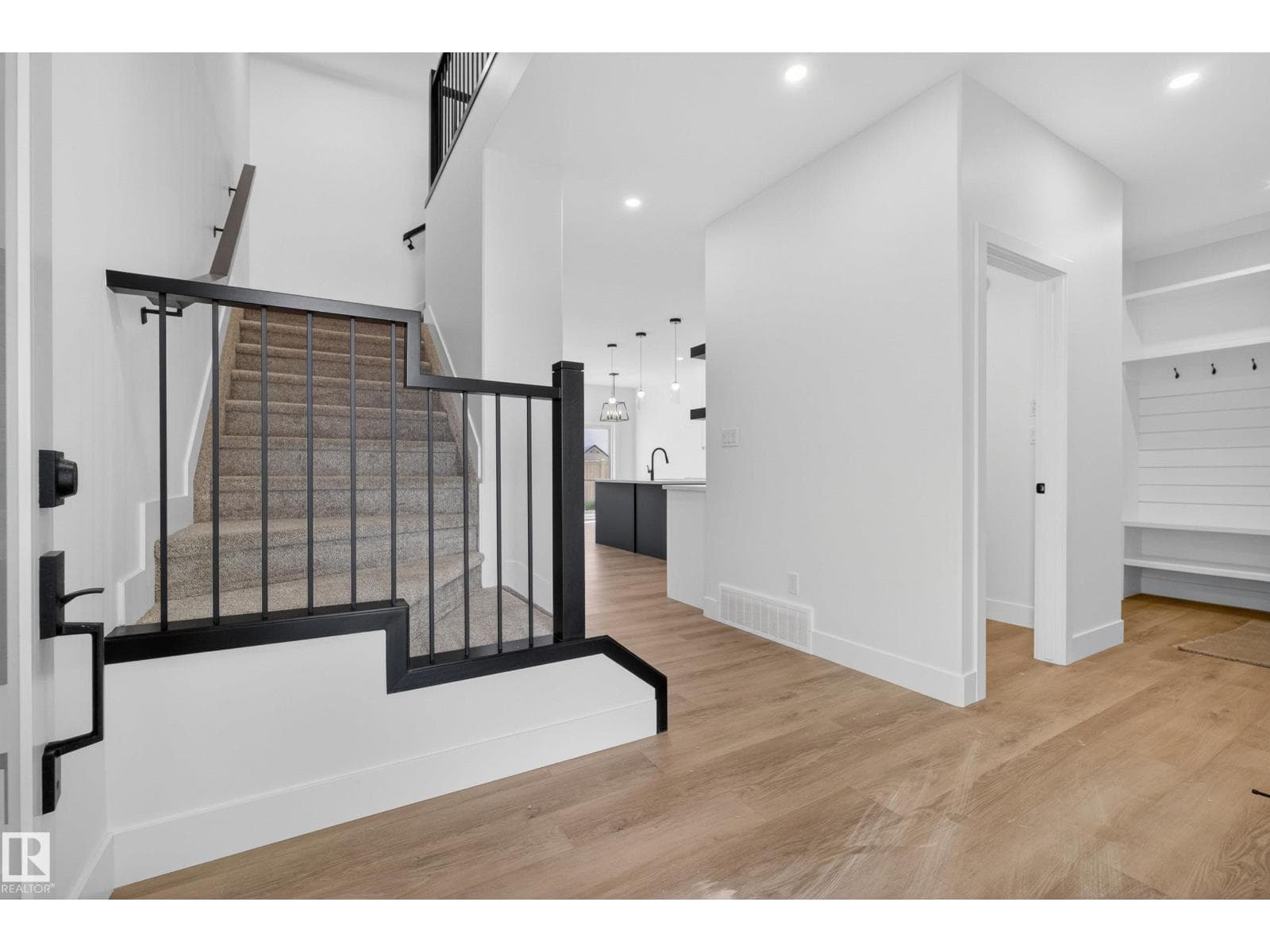119 Caledon CR — photo 2