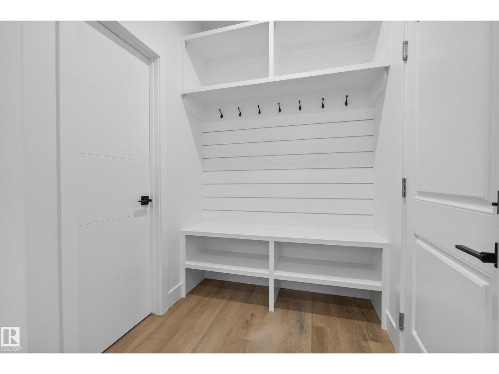 119 Caledon CR — photo 4
