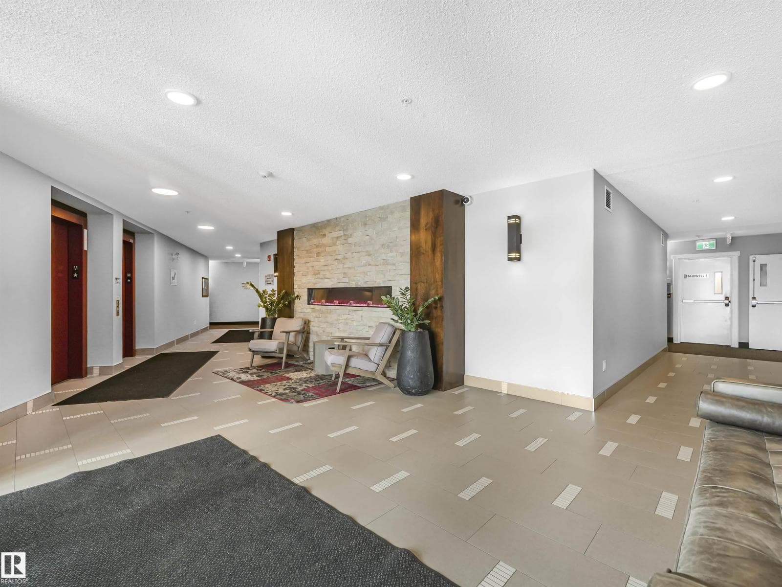#318 1506 TAMARACK BV NW — photo 4