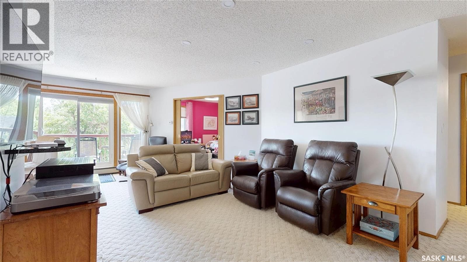 309 2727 Victoria AVENUE — photo 3