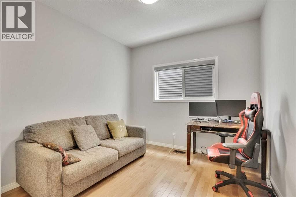 148 Savanna Close NE — photo 4