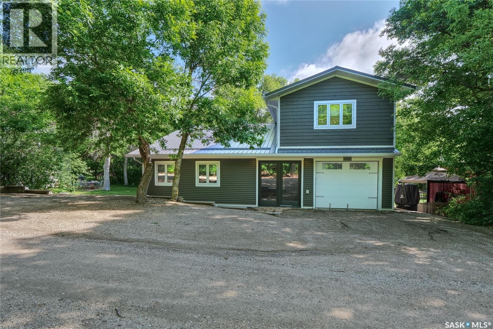 662 Valley DRIVE — photo 2