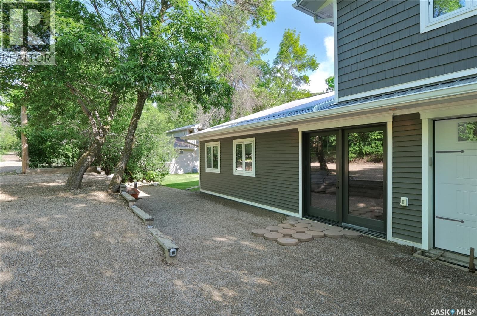 662 Valley DRIVE — photo 3