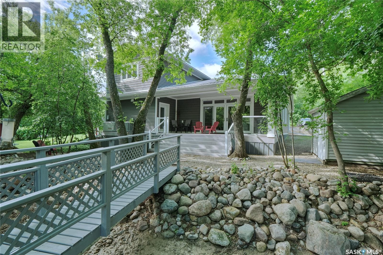 662 Valley DRIVE