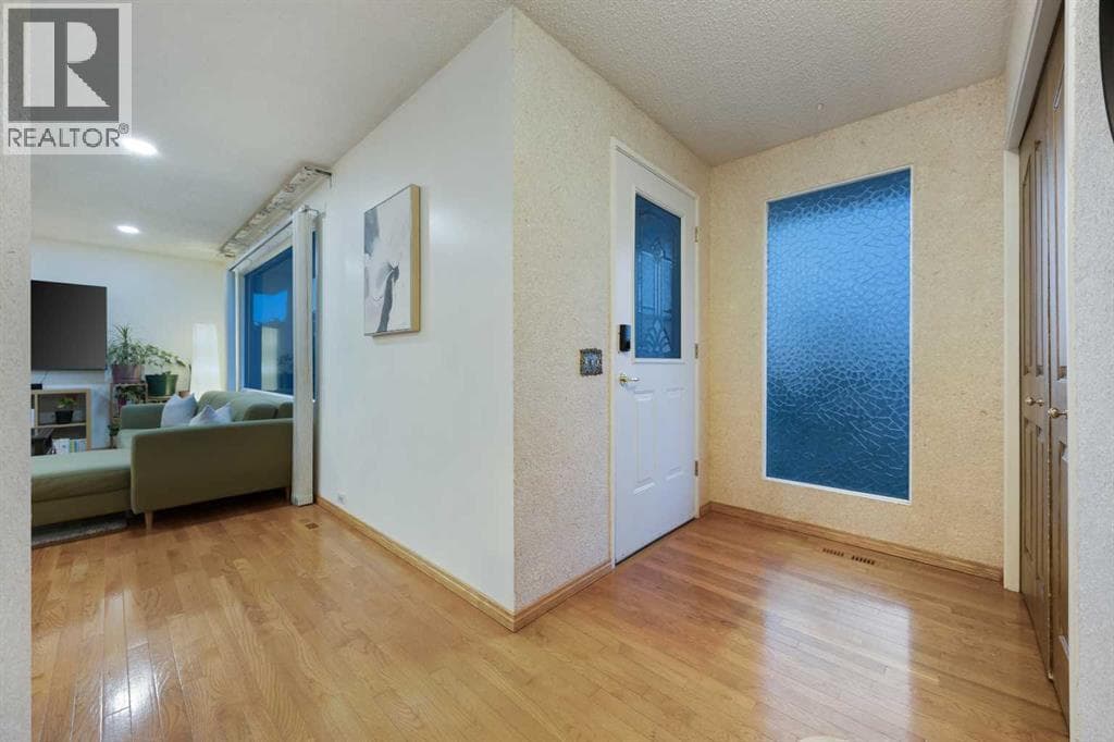 7035 Huntercrest Road NW — photo 3