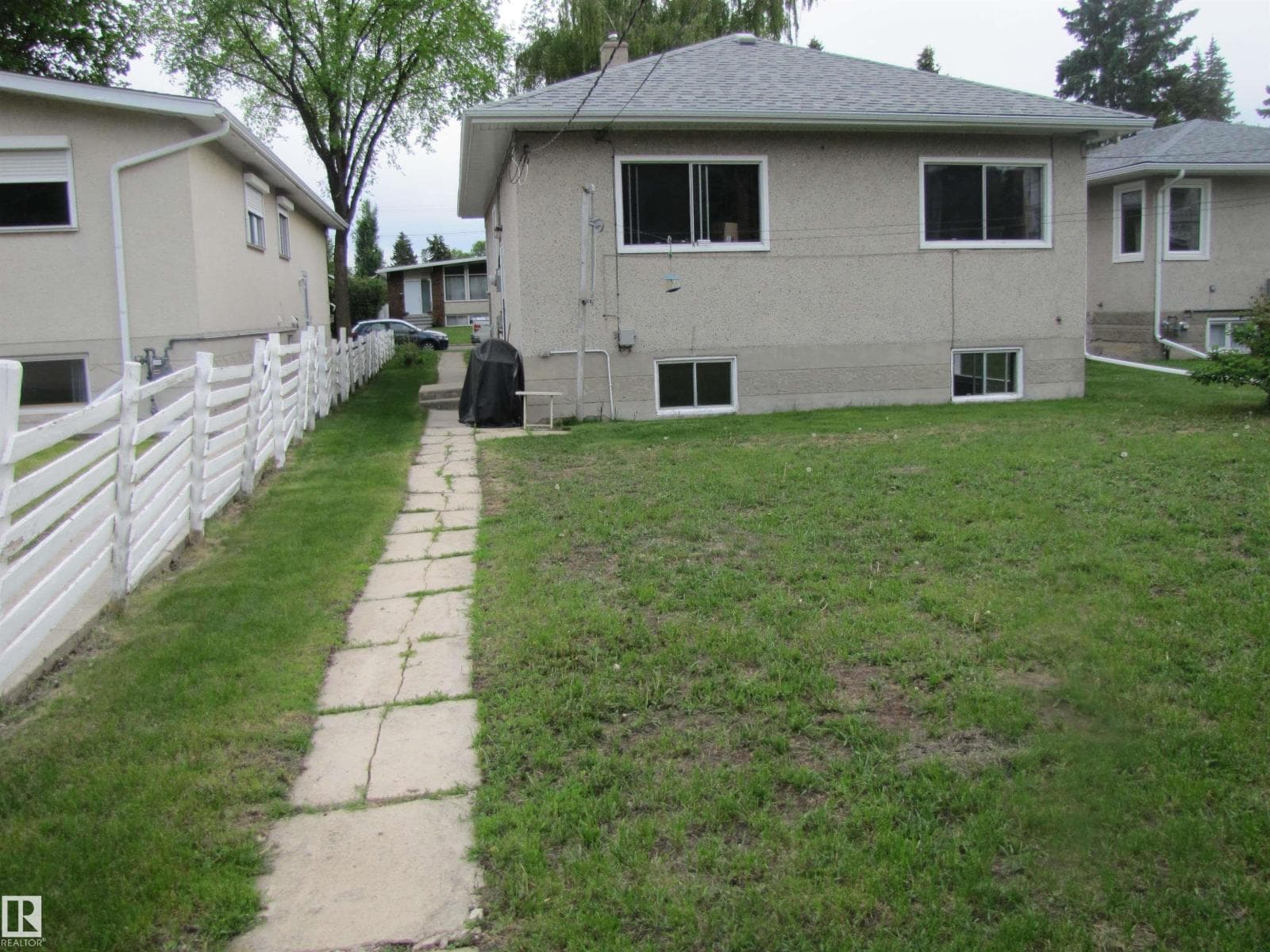 8122 83 AV NW — photo 3