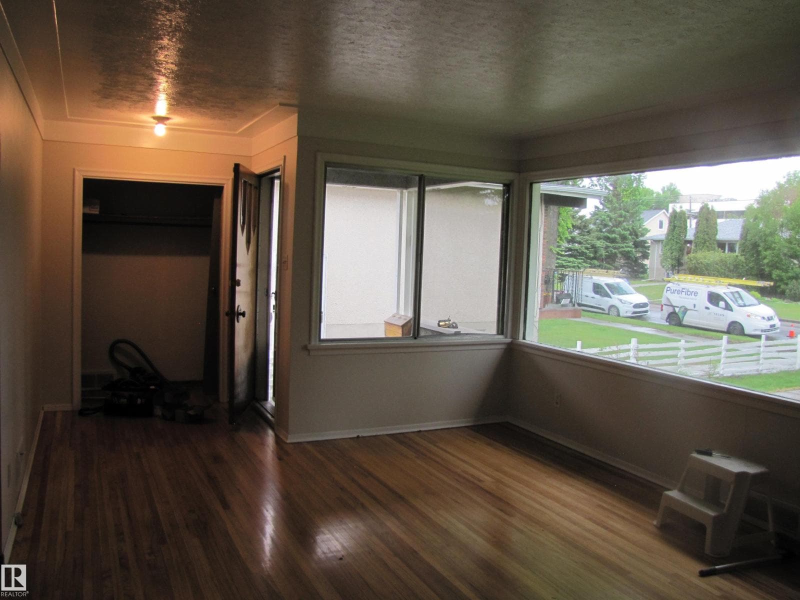 8122 83 AV NW — photo 5