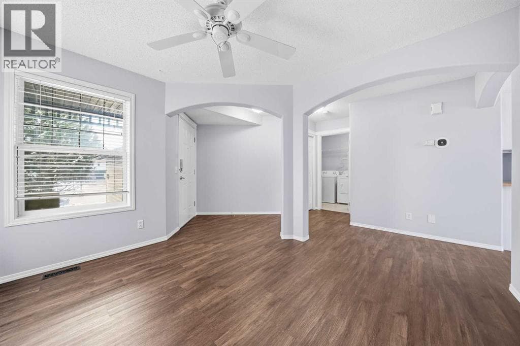 1076 Cranston Drive SE — photo 3