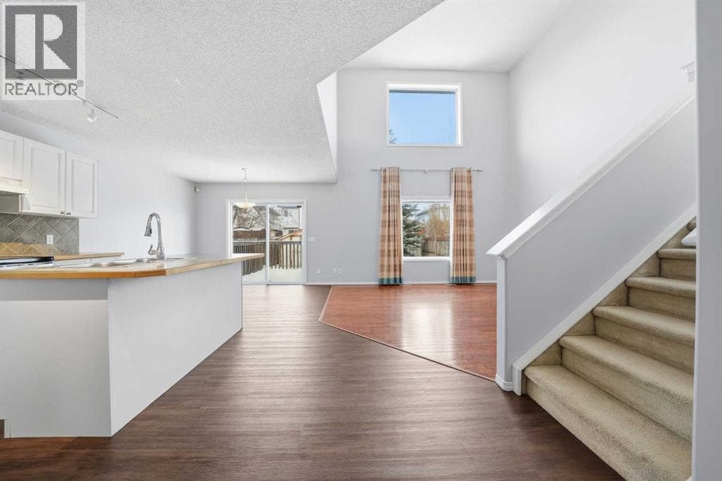 1076 Cranston Drive SE — photo 5
