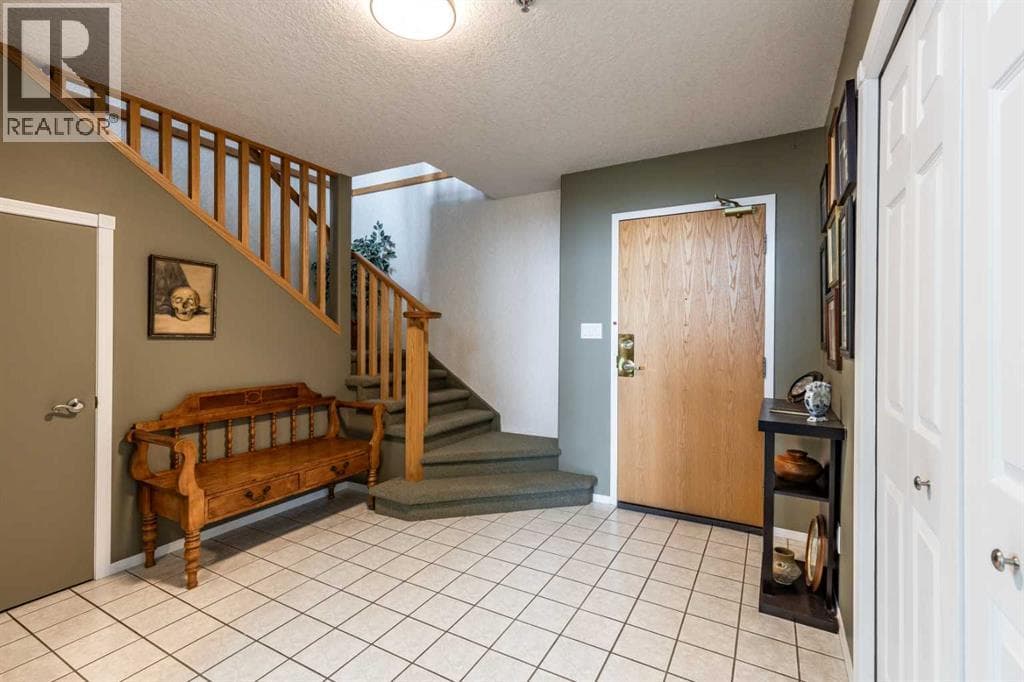 405, 1535 Southview Drive SE — photo 3