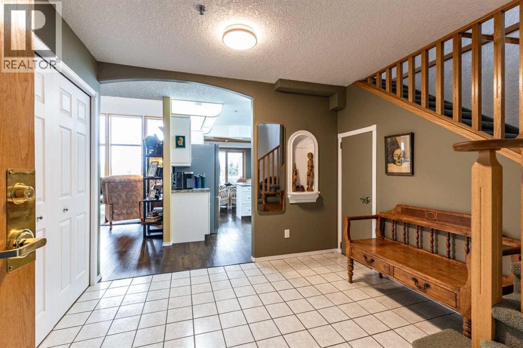 405, 1535 Southview Drive SE — photo 2