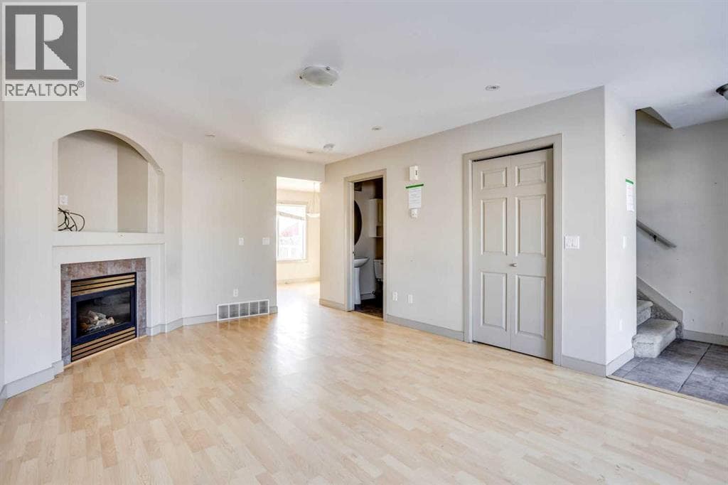 258 Fox Crescent — photo 5