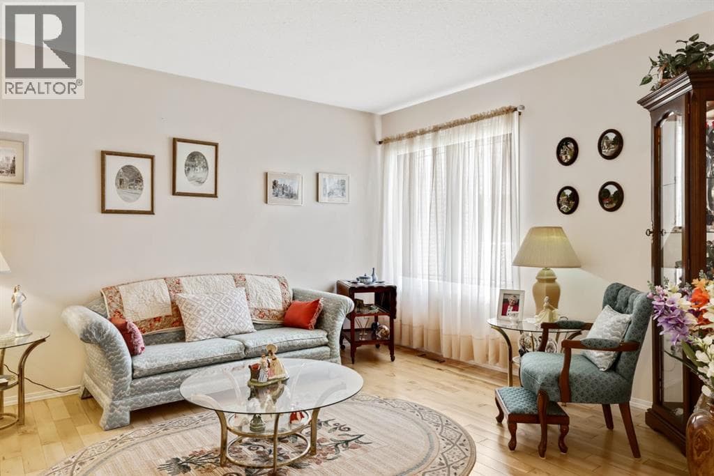144 Hillcrest Boulevard — photo 3