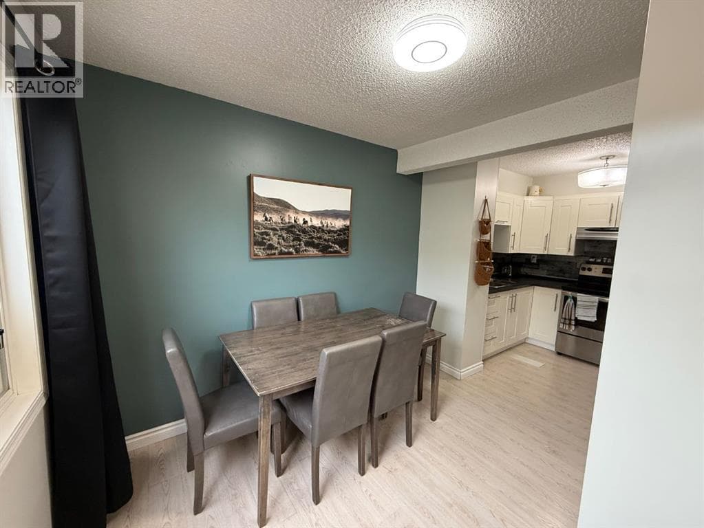 21, 110 Tamarack Avenue — photo 2