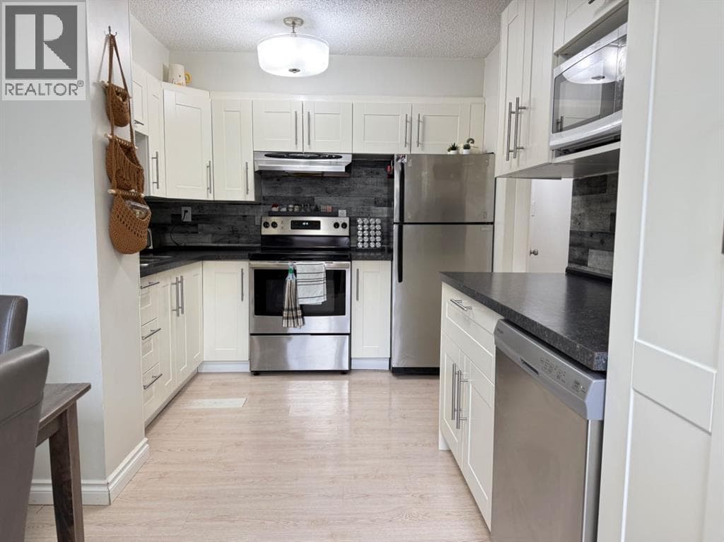 21, 110 Tamarack Avenue — photo 4