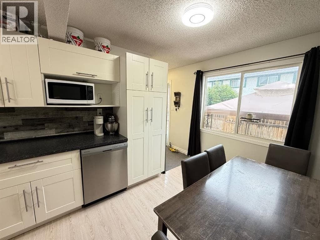 21, 110 Tamarack Avenue — photo 3