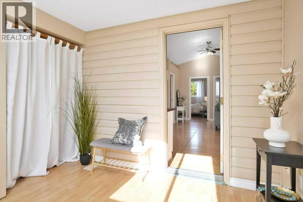 8 Sunnyside Drive — photo 3
