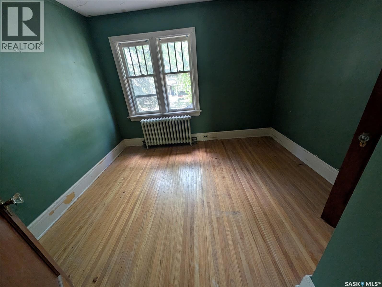 2029 Elphinstone STREET — photo 5