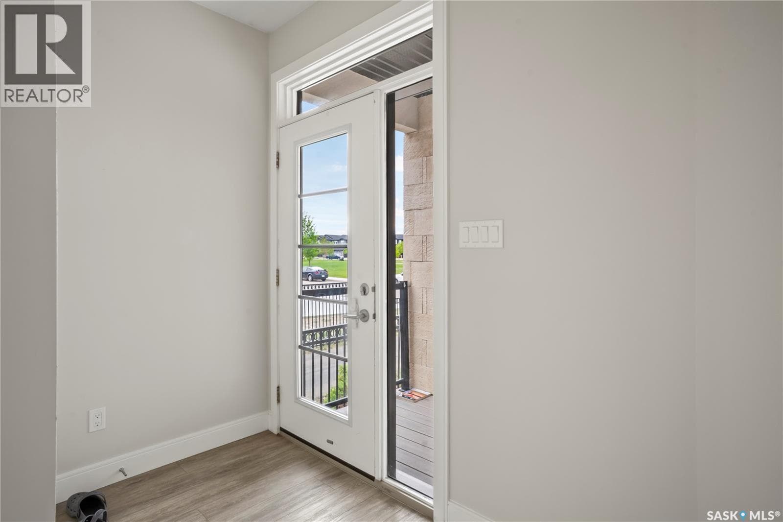 3312 Crosbie CRESCENT — photo 3