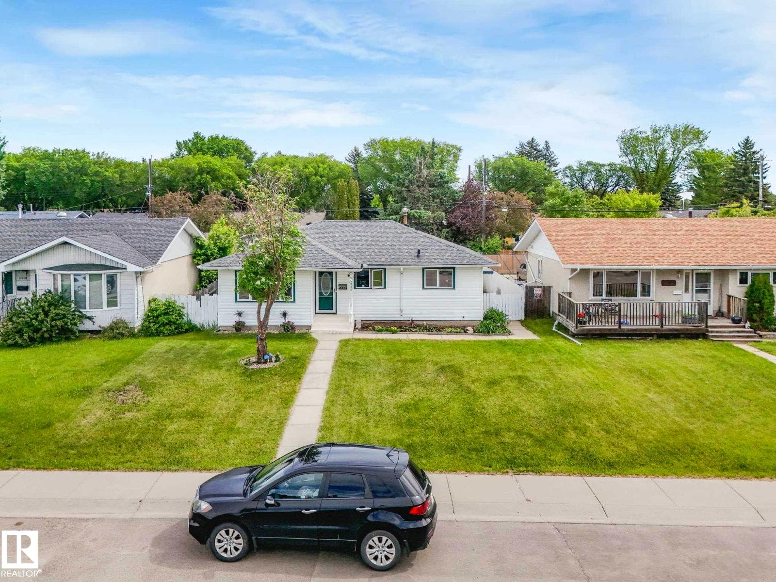 15916 88B AV NW — photo 2
