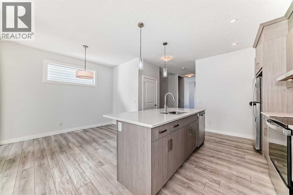 121 Ambleside Heath NW — photo 4