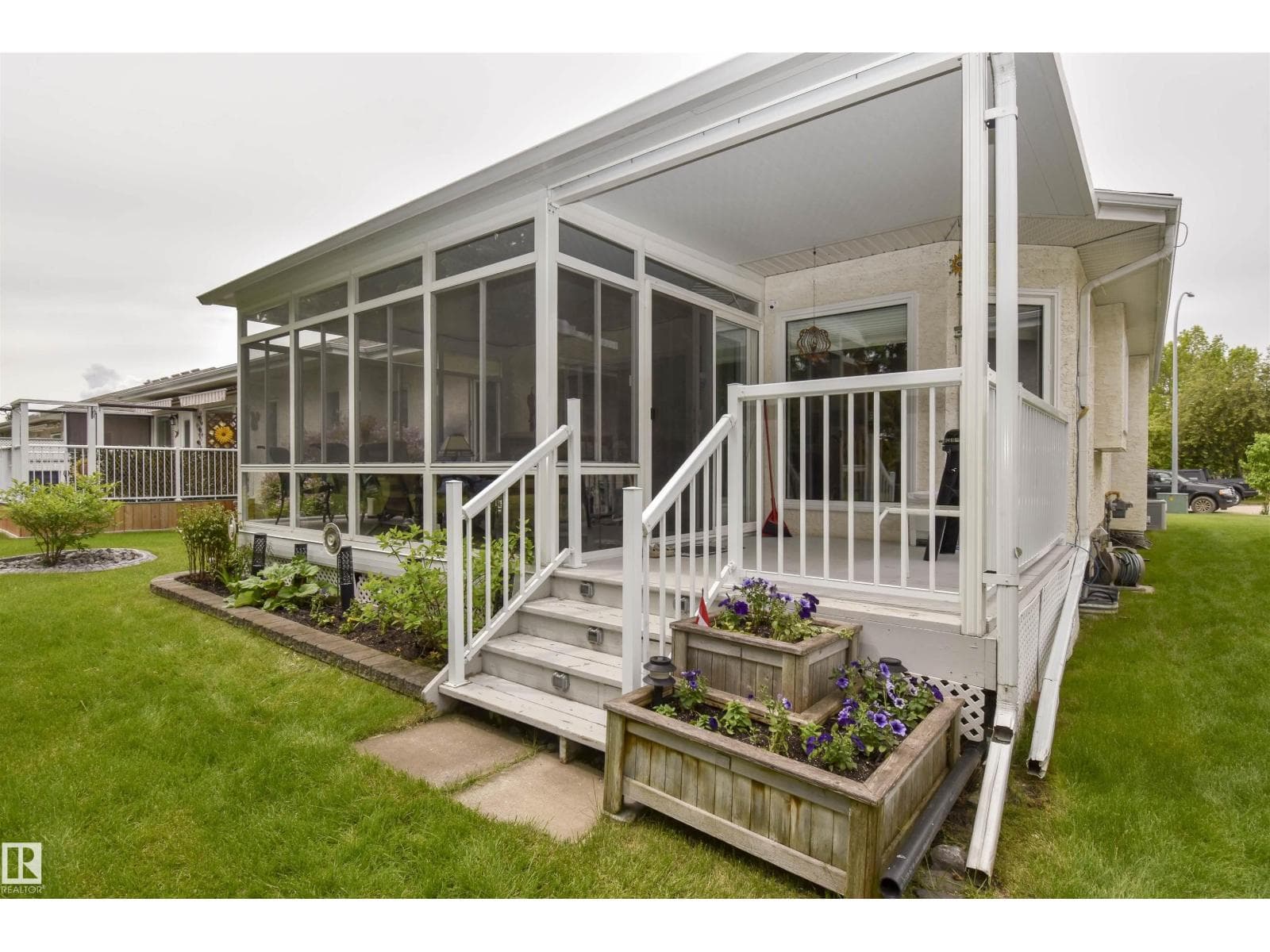 24 Longview PL — photo 2