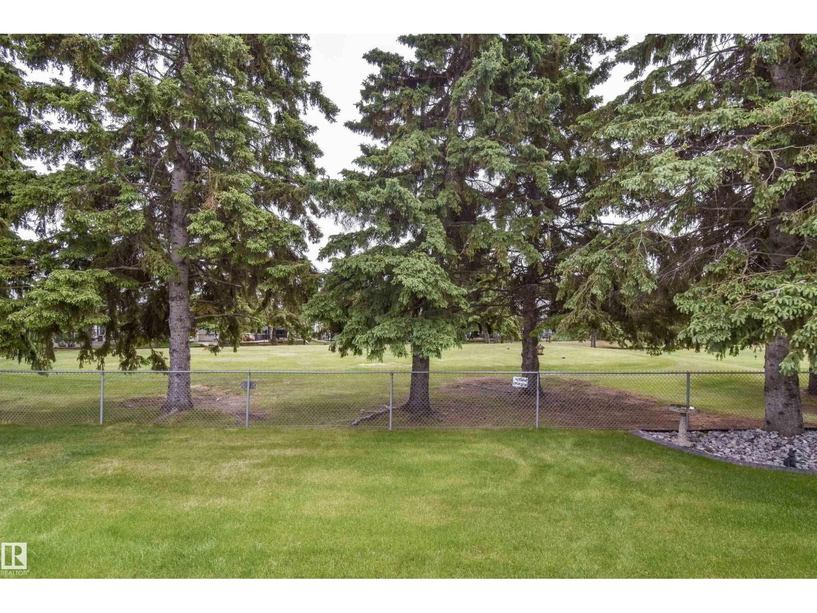 24 Longview PL — photo 3