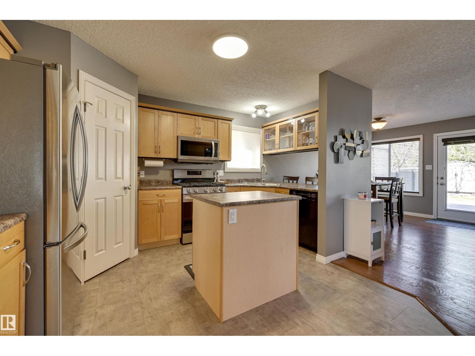 2208 BAKER CL SW — photo 3