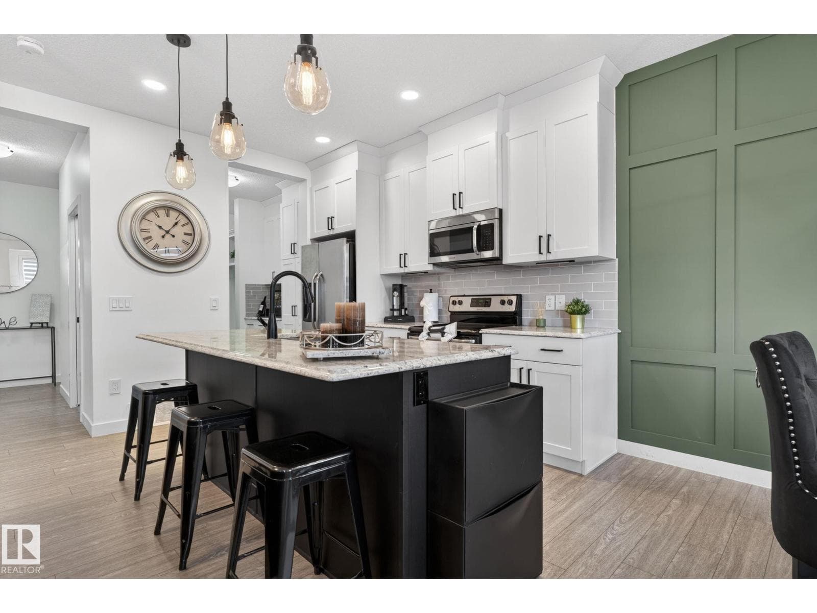 8612 CUSHING PL SW — photo 3