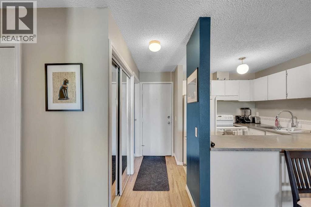 307, 110 20 Avenue NE — photo 3
