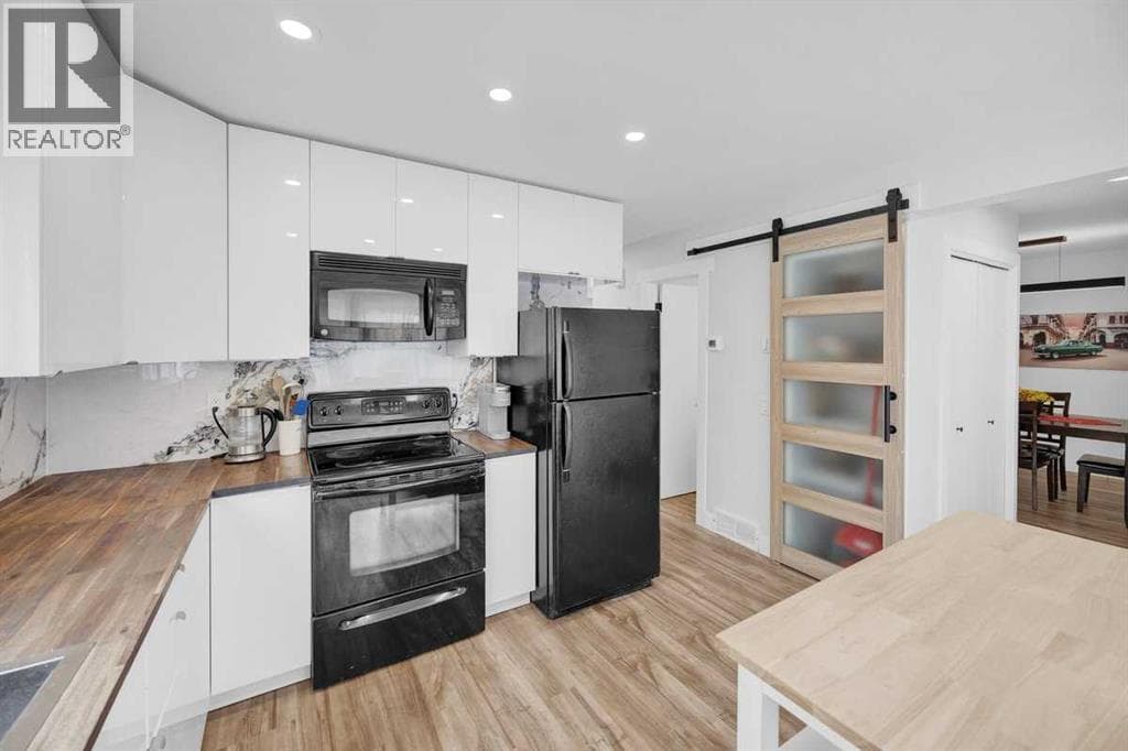 22 Sandstone Crescent SE — photo 5