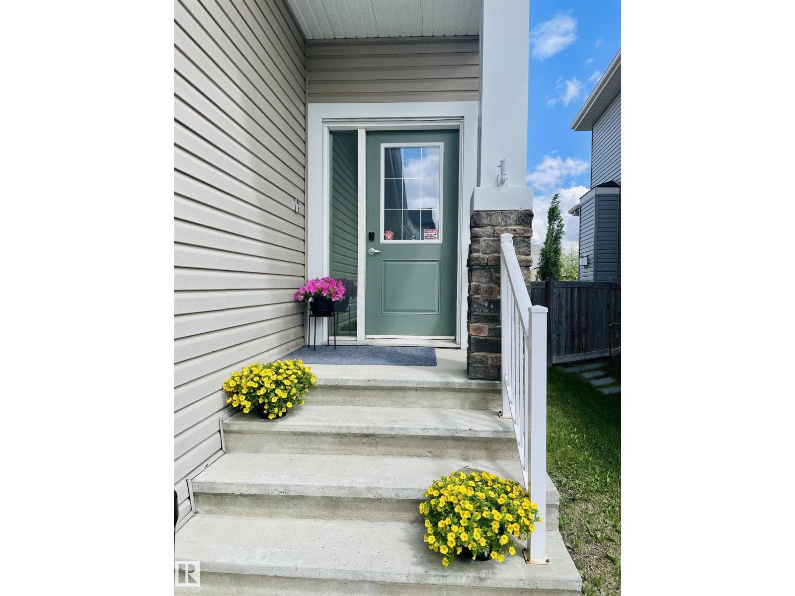 89 Sandalwood Place — photo 2