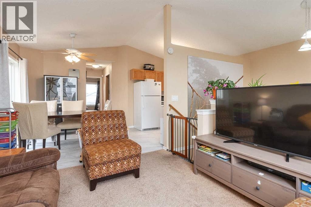 135 Covewood Close NE — photo 5