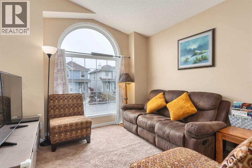 135 Covewood Close NE — photo 3