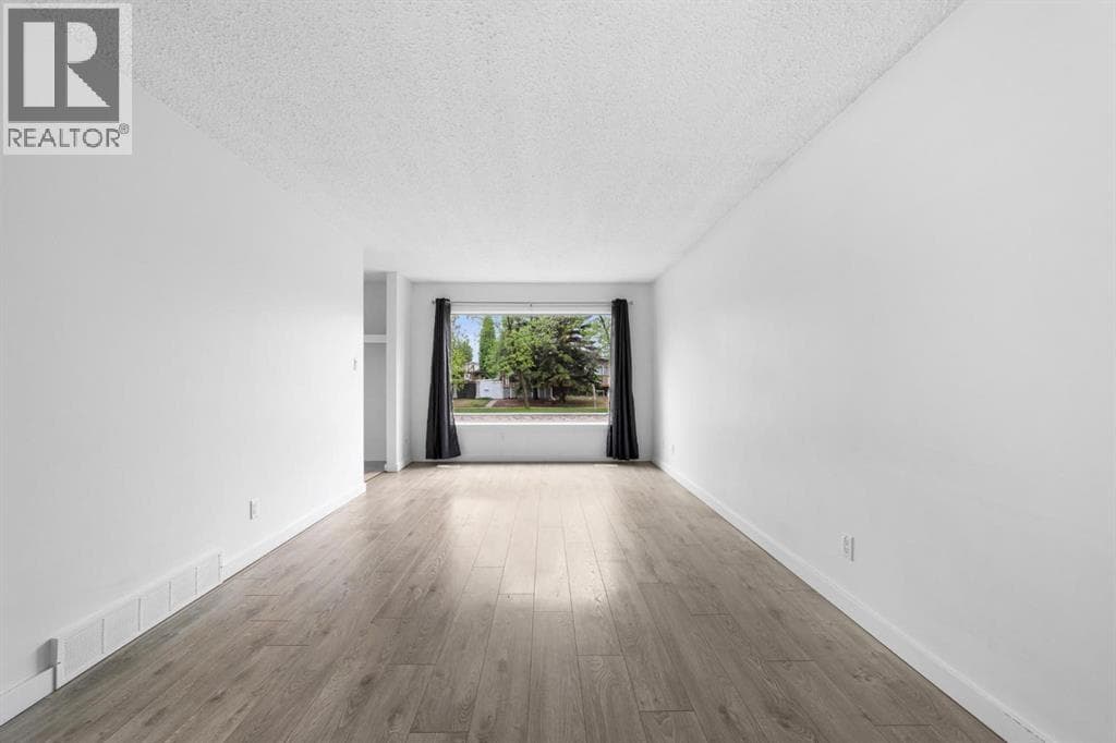 4303A 65 Street — photo 3