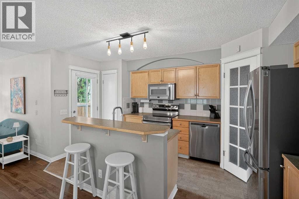 33 Prestwick Rise SE — photo 2
